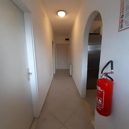Apartma Mari 公寓 *